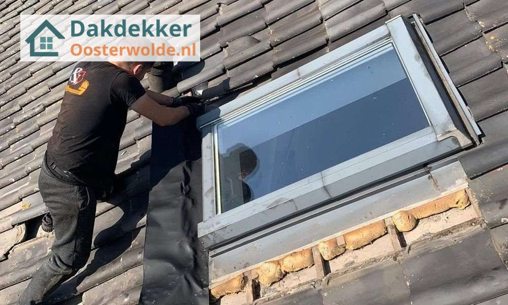 Dakreparatie met een dakraam Dakreparatie met een dakraam