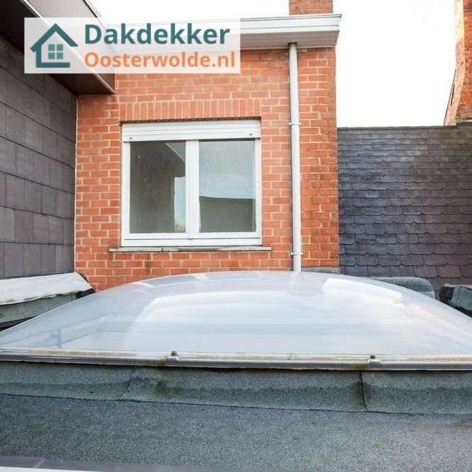 Inspectie van een plat dak met lichtkoepel Inspectie van een plat dak in oosterwolde met lichtkoepel